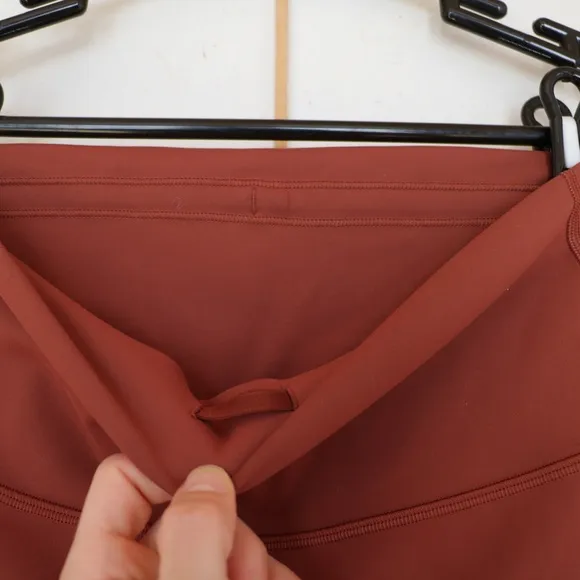 6&quot; Dark Terracotta Wunder Train High-Rise shorts