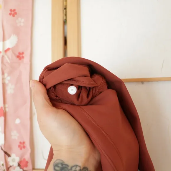 6&quot; Dark Terracotta Wunder Train High-Rise shorts