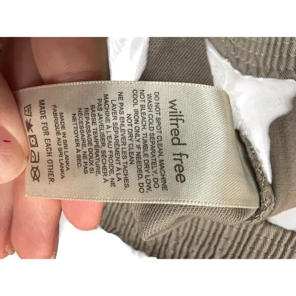 Aritzia Wilfred Free Linen Cotton Neutral Minimalist Nova 7” Shorts Lrg NWT