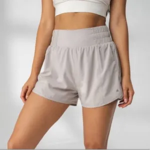 BALANCE ATHLETICA Breeze Workout Shorts in Fog