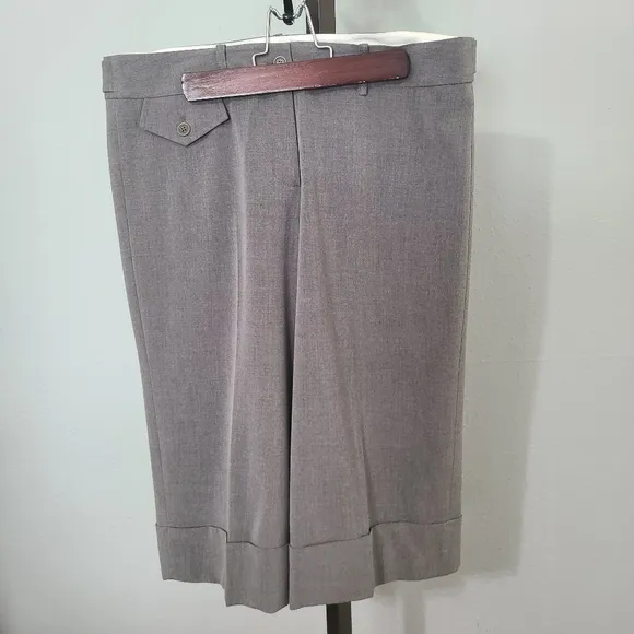 BCBGMAXAZRIA Gray Bermuda‎ Dressy Shorts NWT Size 8
