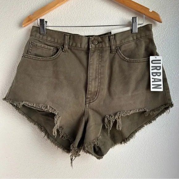 BDG | Cheeky Shorts in Military Green