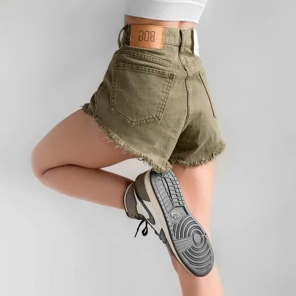 BDG | Cheeky Shorts in Military Green