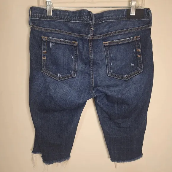 bebe vintage Chloe distressed bermuda jean shorts SZ 30