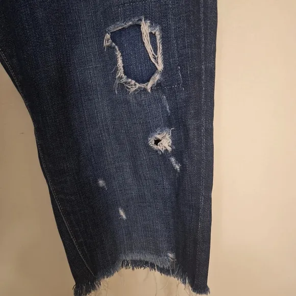 bebe vintage Chloe distressed bermuda jean shorts SZ 30
