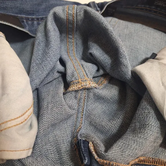 bebe vintage Chloe distressed bermuda jean shorts SZ 30