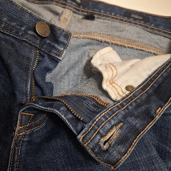 bebe vintage Chloe distressed bermuda jean shorts SZ 30
