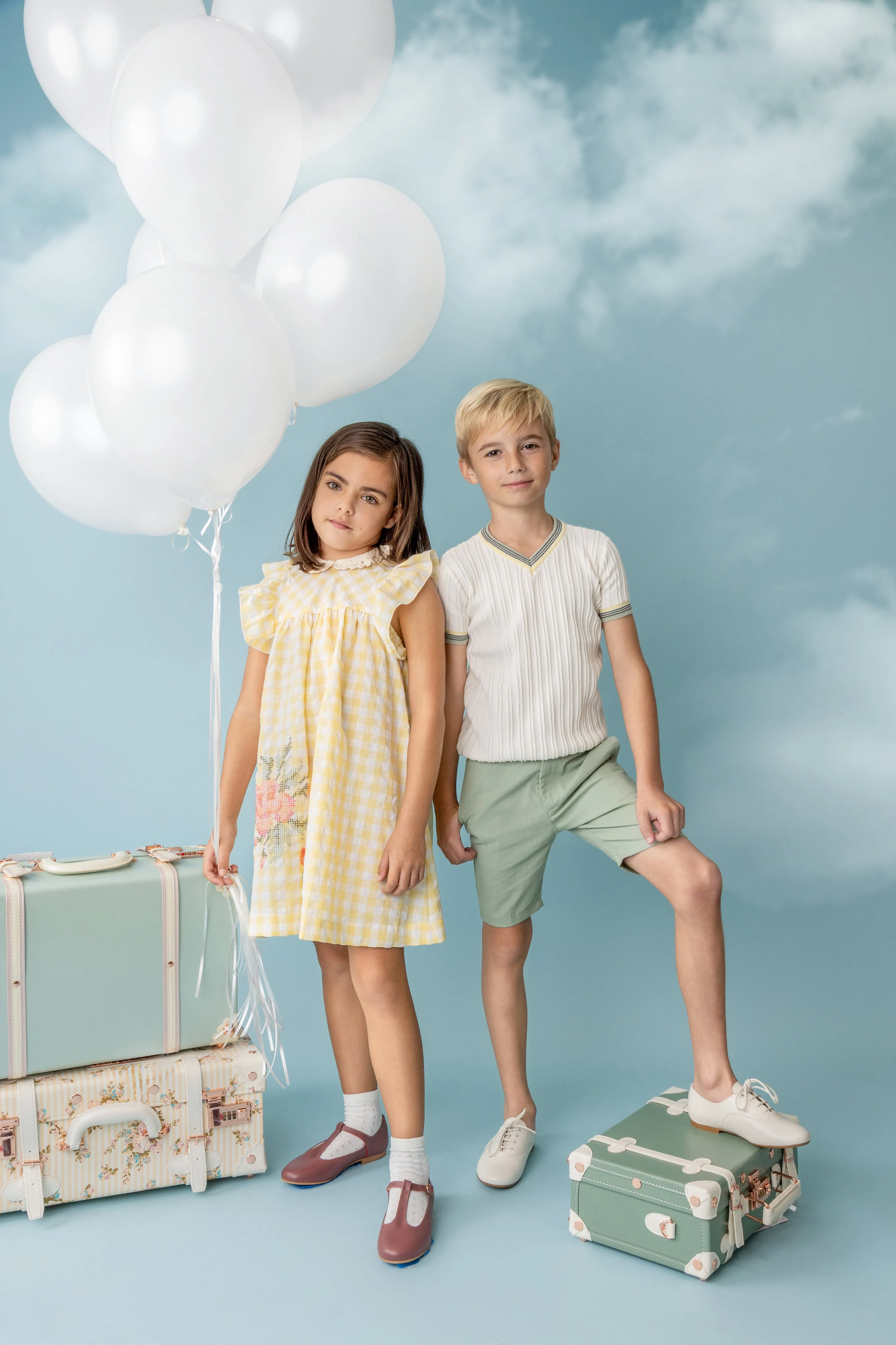 Bermuda green linen shorts by Belati
