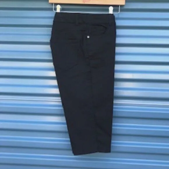 Bermuda Shorts . Size: 4 Petite Skimmer ........... {2} Pair Bundle . Black