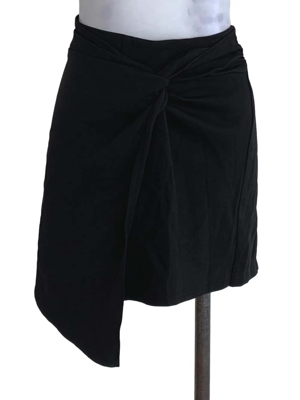 Black Plain High-Waisted Shorts