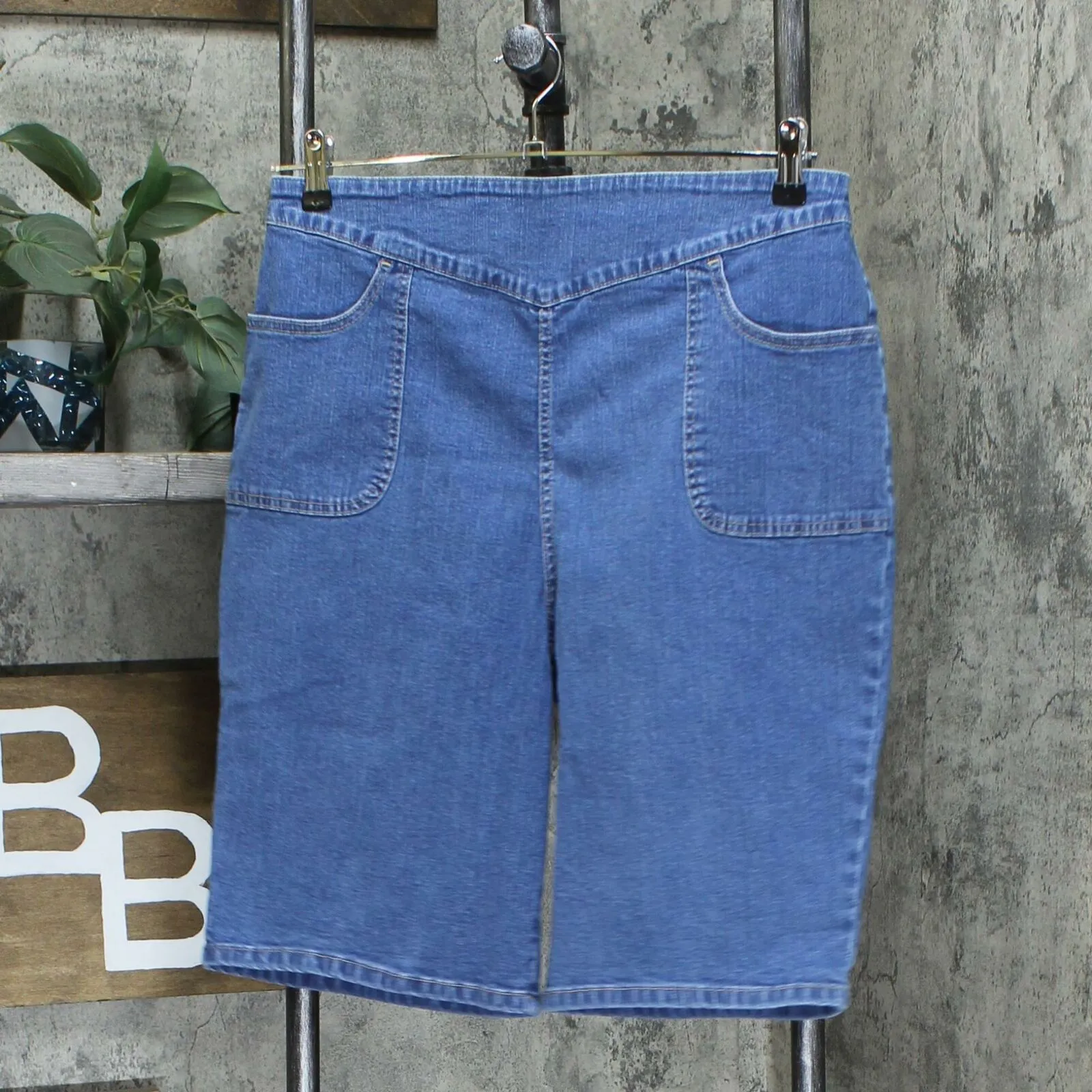 Denim & Co. Women's How Timeless Bermuda Shorts With Pockets