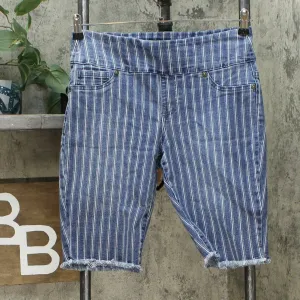 DG2 by Diane Gilman Classic Stretch Pull On Bermuda Shorts Blue Petite Medium