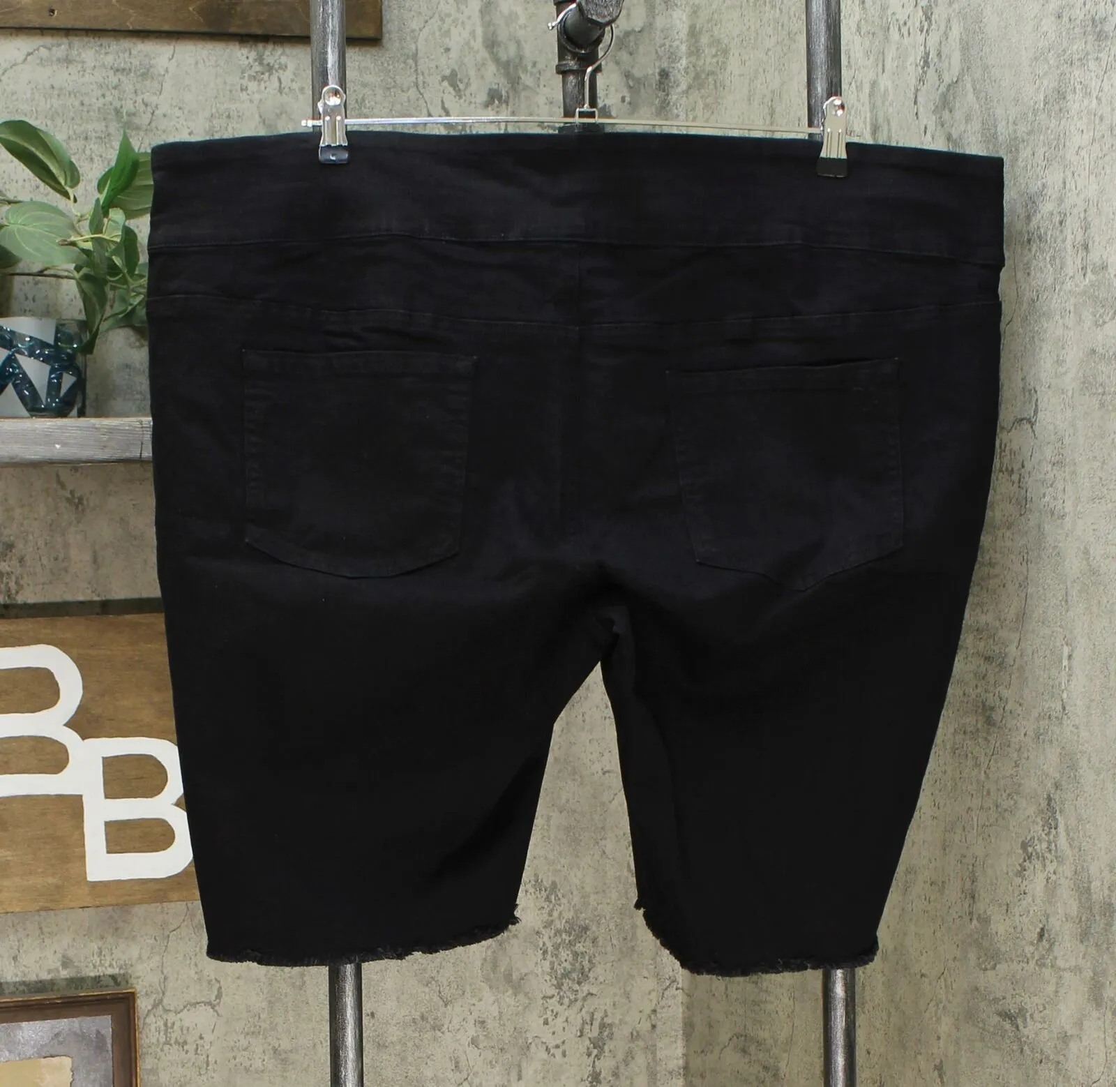 DG2 by Diane Gilman Pull On Bermuda Shorts Black Petite Plus 3X