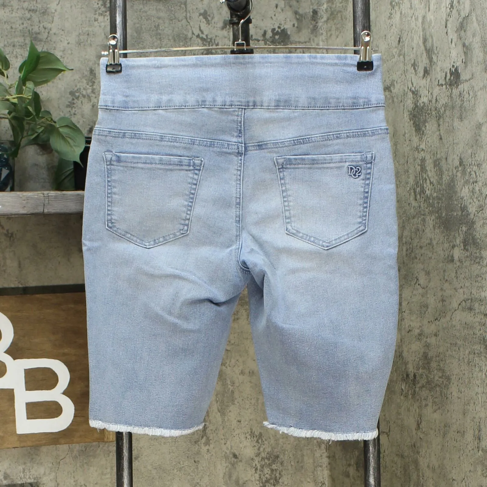 DG2 by Diane Gilman Pull On Bermuda Shorts Chambray Petite Medium