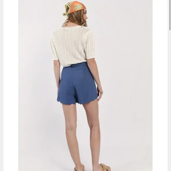 HIGH WAIST SHORTS WITH SCALLOPED BOTTOM