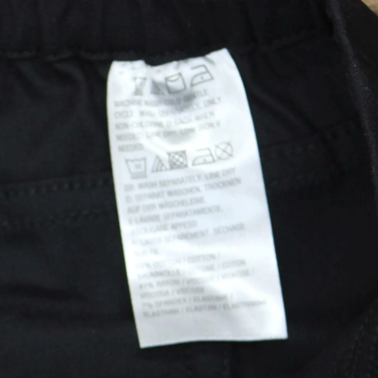 Isaac Mizrahi Live! Petite Plus 24/7 Stretch Scallop Hem Bermuda Shorts