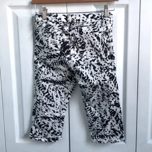 J BRAND Women's Shorts Labyrinth Print Black White Stretch Size 25