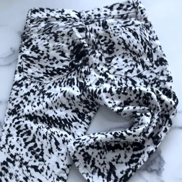 J BRAND Women's Shorts Labyrinth Print Black White Stretch Size 25