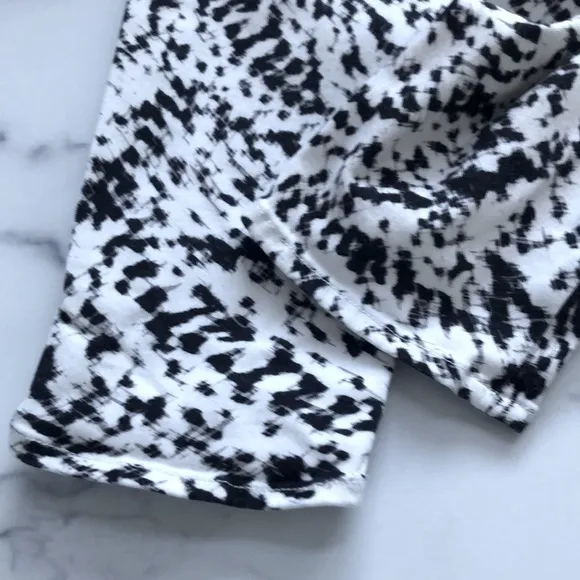J BRAND Women's Shorts Labyrinth Print Black White Stretch Size 25