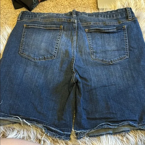 Jen 7 - 7 for all mankind Bermuda shorts