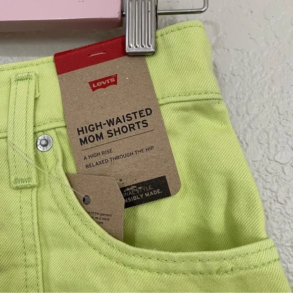 Levi’s High Waisted Mom Shorts Lime Green