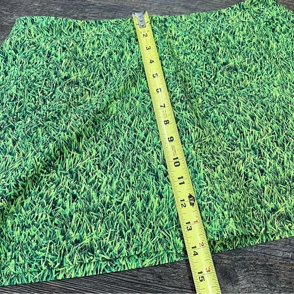 Loudmouth Ladies Size 8 Golf Skort