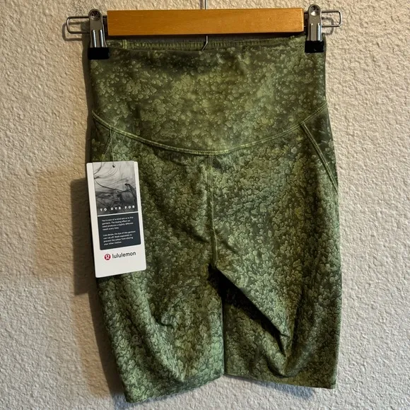 Lululemon Base Pace High Rise Short 8&quot;City Grit Green Multi Women’s Size 2