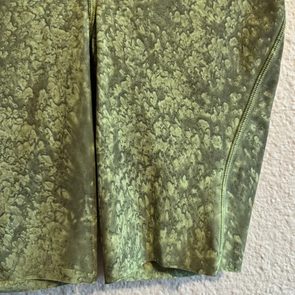 Lululemon Base Pace High Rise Short 8&quot;City Grit Green Multi Women’s Size 2