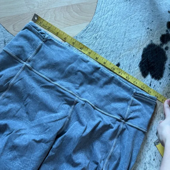 LULULEMON Fast and Free Short 10&quot; In Ice Dye Size 12
