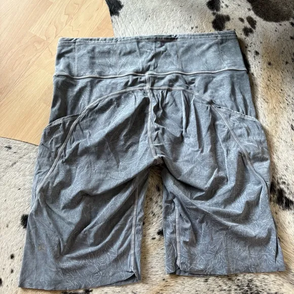 LULULEMON Fast and Free Short 10&quot; In Ice Dye Size 12