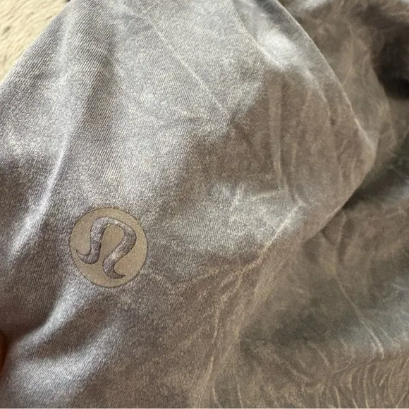 LULULEMON Fast and Free Short 10&quot; In Ice Dye Size 12
