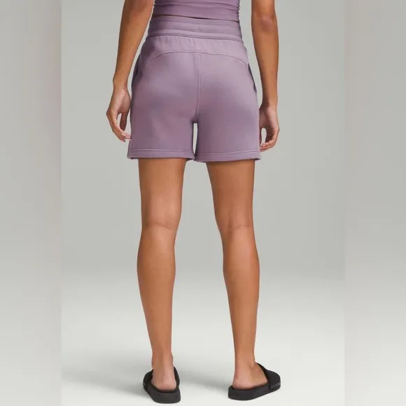 Lululemon Scuba High Rise 5” Shorts Purple Ash Size 4 Pockets