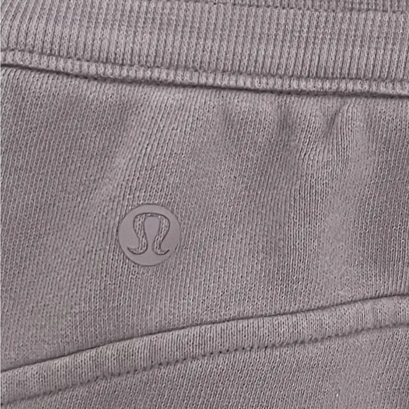 Lululemon Scuba High Rise 5” Shorts Purple Ash Size 4 Pockets