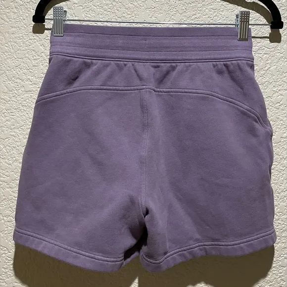 Lululemon Scuba High Rise 5” Shorts Purple Ash Size 4 Pockets