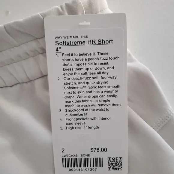 Lululemon Softstreme High-Rise Short 4&quot; NEW color: bone size 2