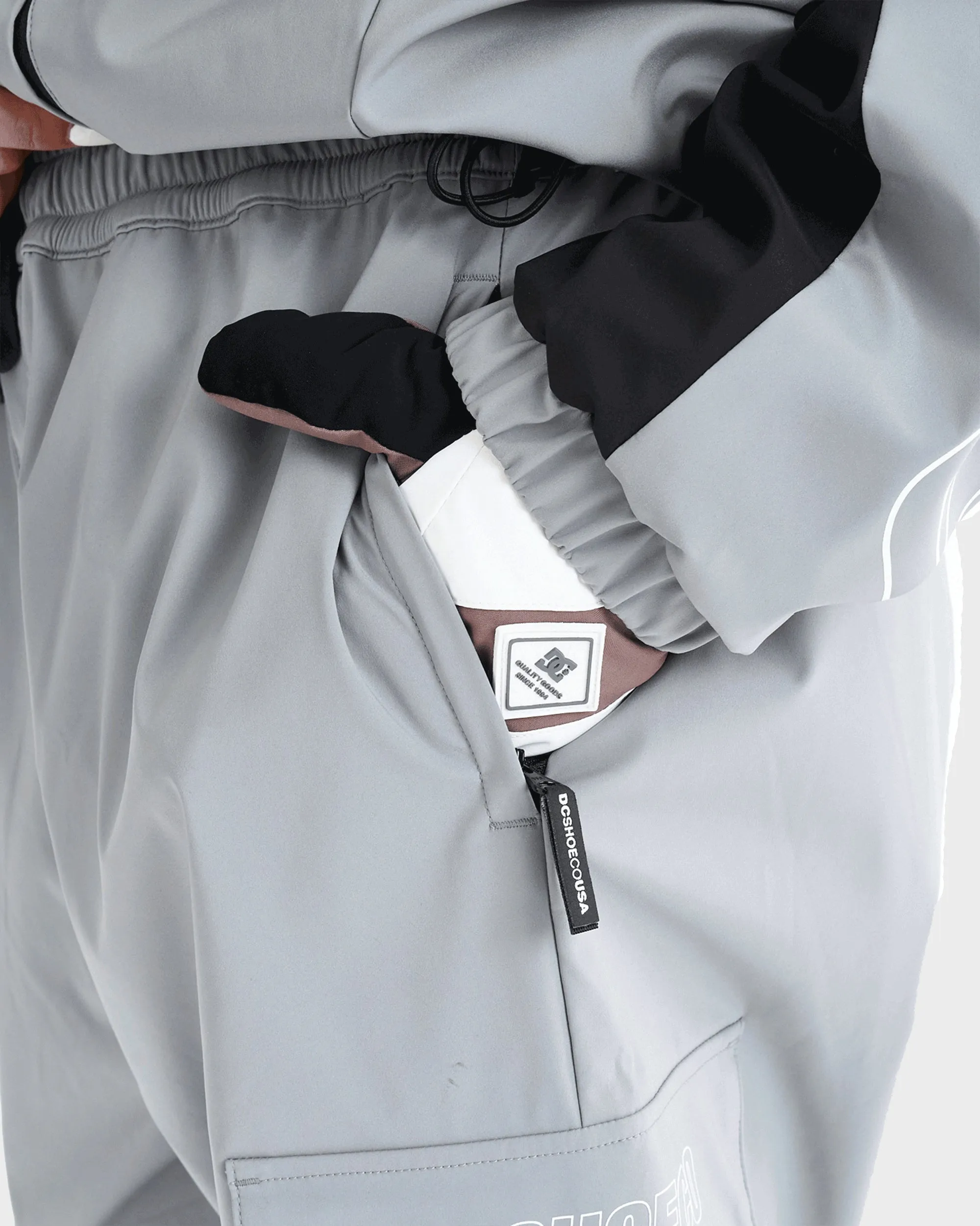 Mens 24 DC Snow Cargo Block Pants