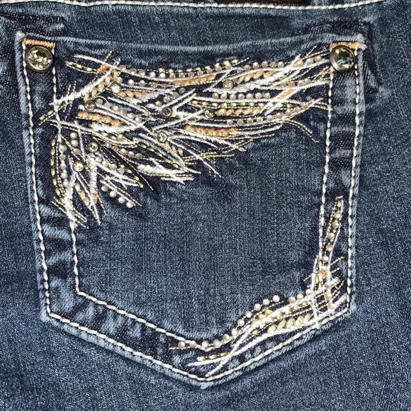 MISS ME BRAND NEW SIZE 27 GORGEOUS BERMUDA SHORTS