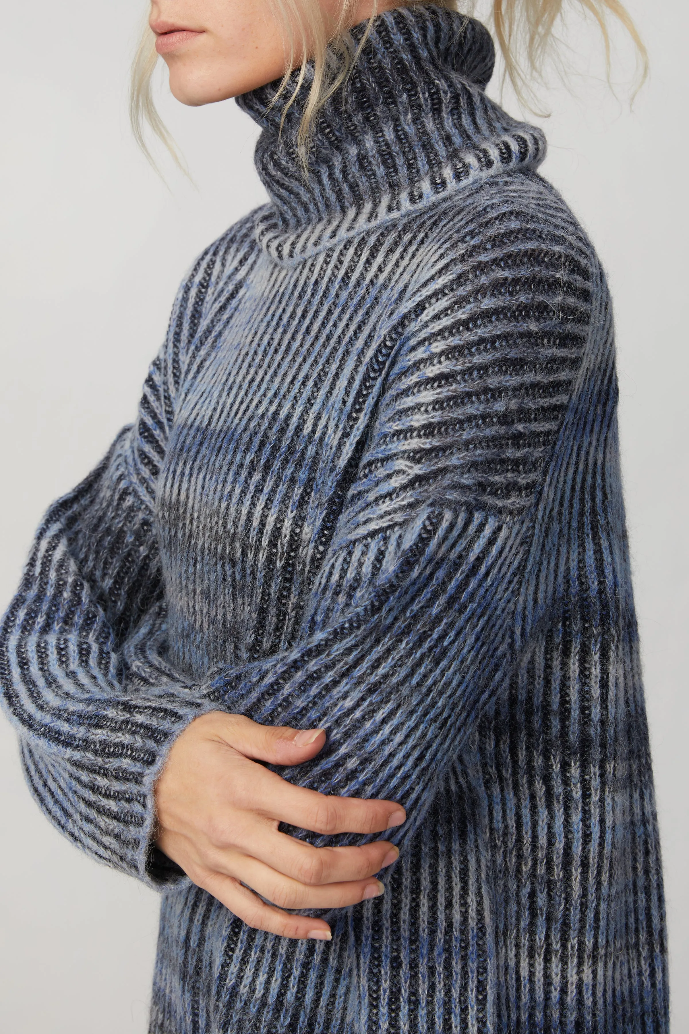 MOCK NECK TUNIC PULLOVER