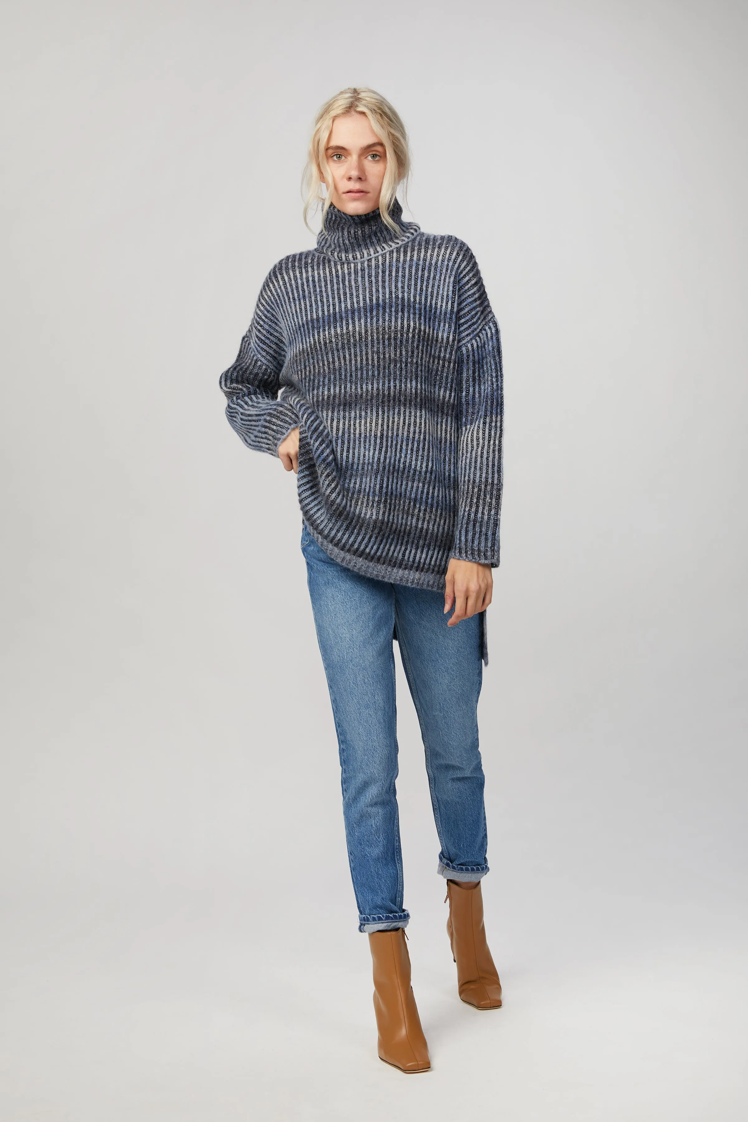 MOCK NECK TUNIC PULLOVER
