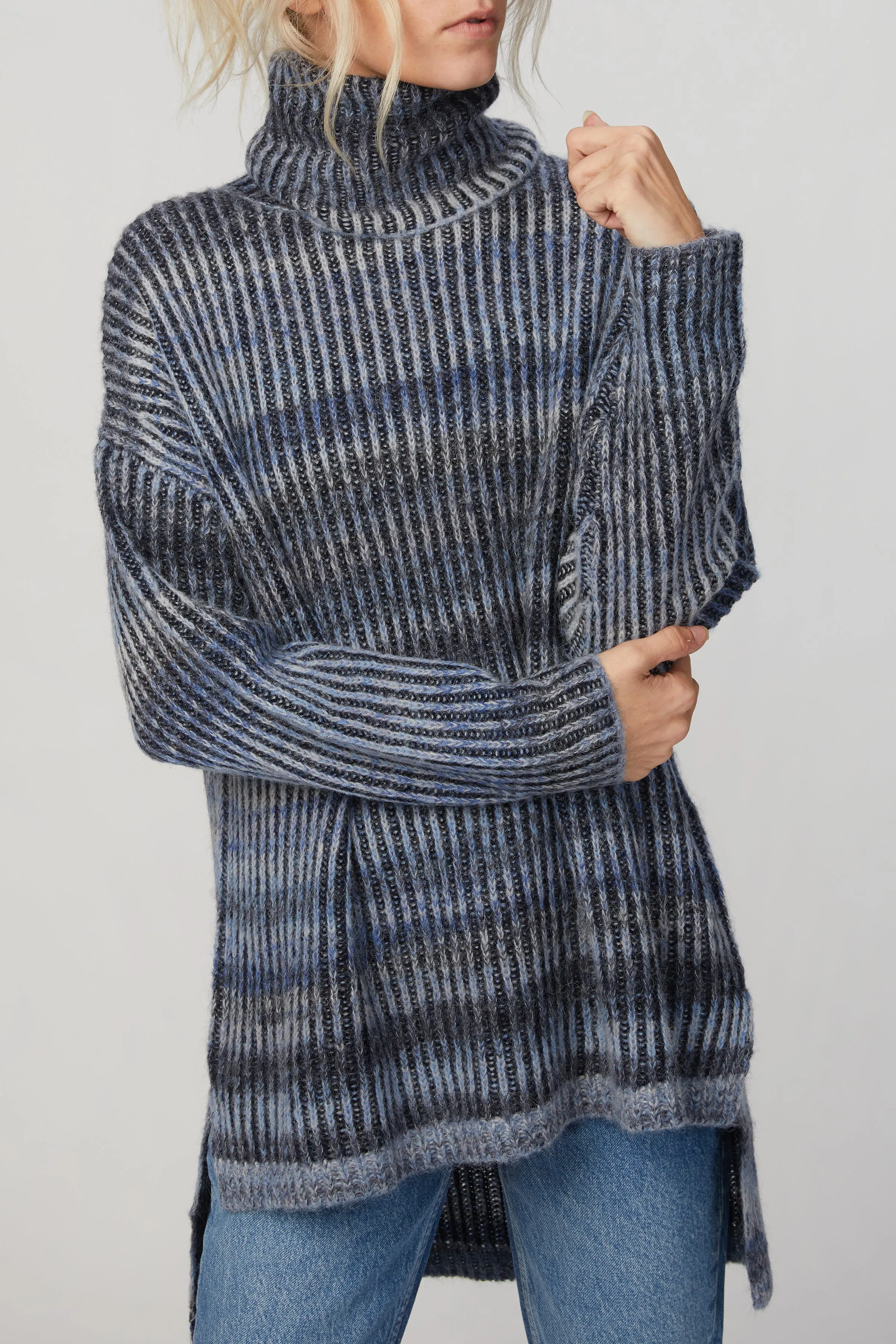 MOCK NECK TUNIC PULLOVER