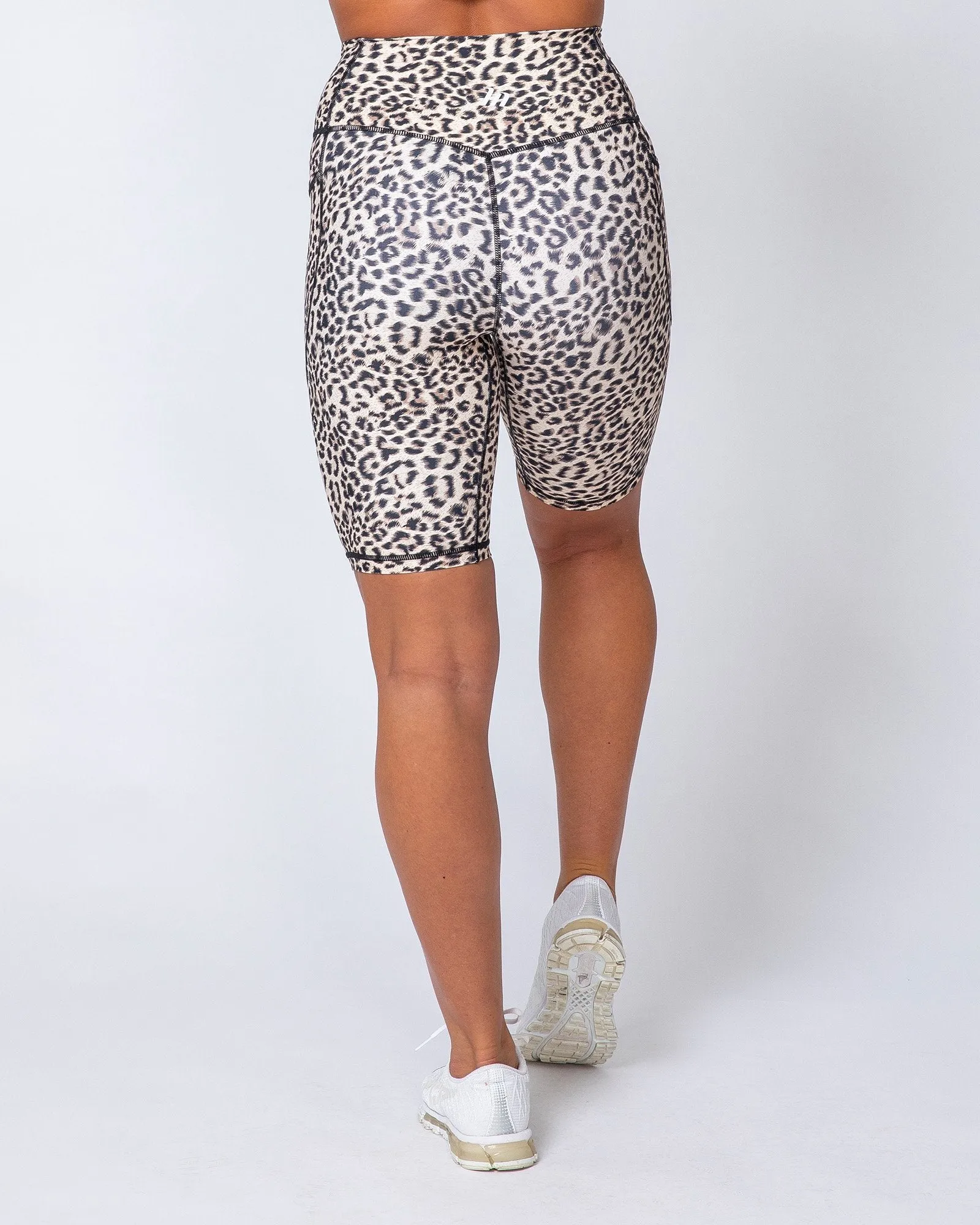 Motion Pocket Referee Shorts - Yellow Leopard
