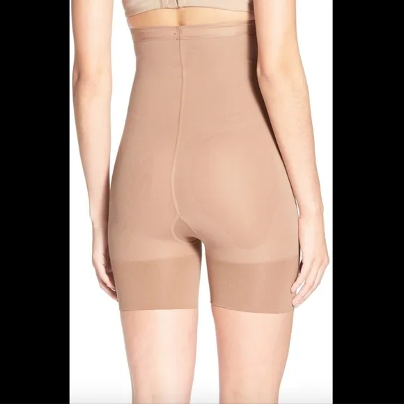 NEW $88 Item M6 High Waisted Shorty‎ Shaping Shorts