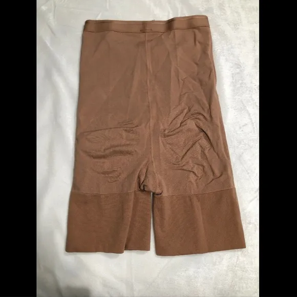 NEW $88 Item M6 High Waisted Shorty‎ Shaping Shorts