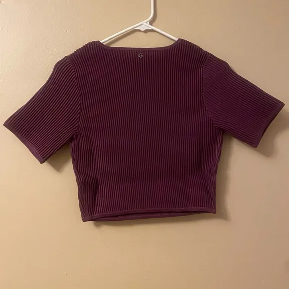 NEW Guess medium cropped short sleeve sweater