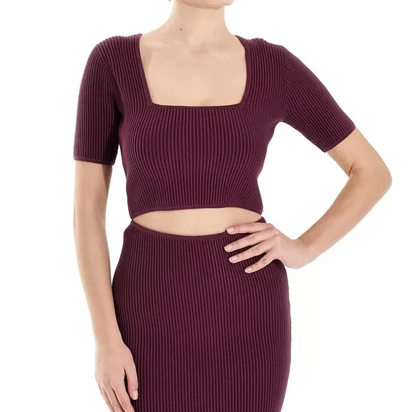 NEW Guess medium cropped short sleeve sweater