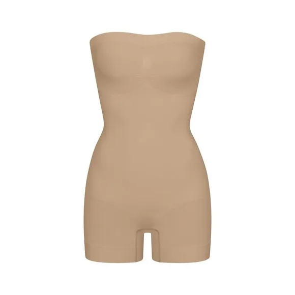NWOT Skims Seamless Sculpt Strapless Shortie Bodysuit in Clay, Size Medium