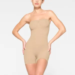 NWOT Skims Seamless Sculpt Strapless Shortie Bodysuit in Clay, Size Medium