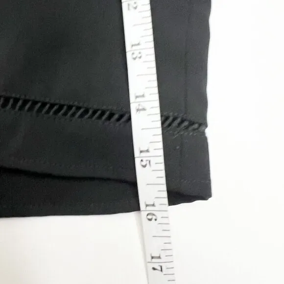 NWOT Trina Turk Bubbly Ladder Stitch Pull On Shxorts. Black. Size L