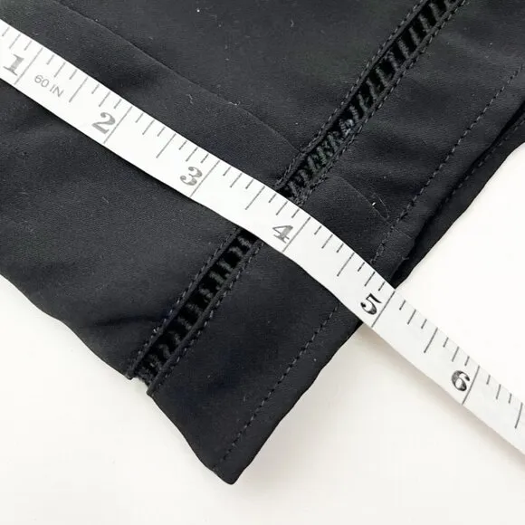 NWOT Trina Turk Bubbly Ladder Stitch Pull On Shxorts. Black. Size L