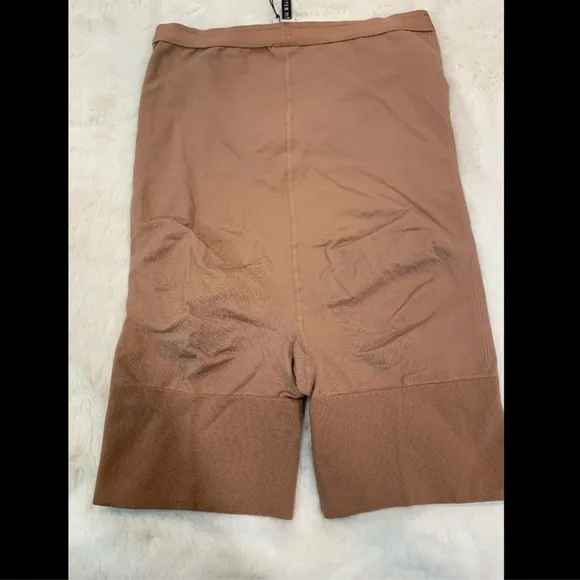 NWT $88 Item M6 High Waisted Shorty Shaping Shorts Carmel Nude [SZ‎ Large ]